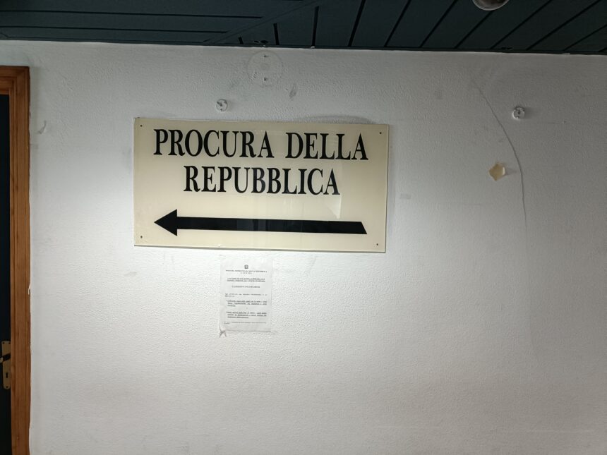 “Situazione Controversa: Cittadina Denuncia Giudice per Presunte Negligenze in Procedura Esecutiva Immobiliare”