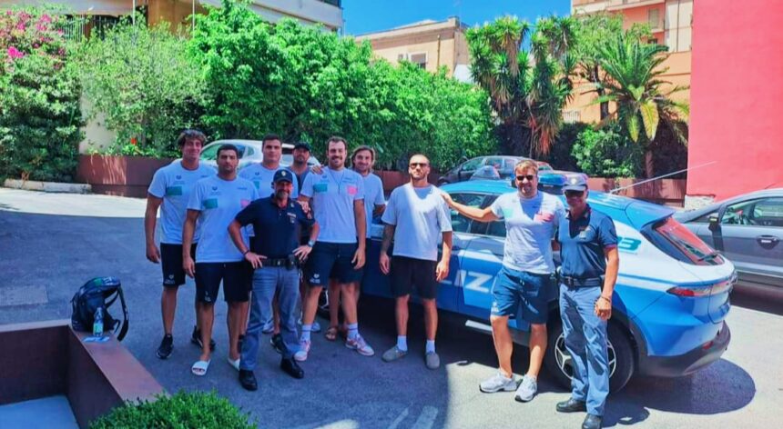 Settebello Azzurro a Siracusa per la Preparazione Olimpica: Accoglienza Calorosa della Polizia di Stato