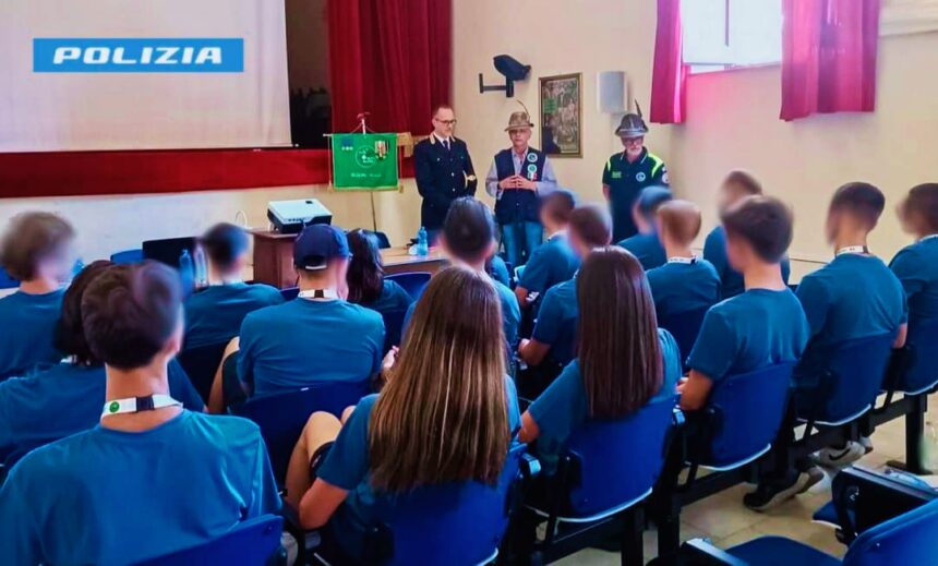 Linguaglossa: La Polizia di Stato sensibilizza i giovani sull’uso sicuro della rete al Campo scuola dell’Associazione Nazionale Alpini