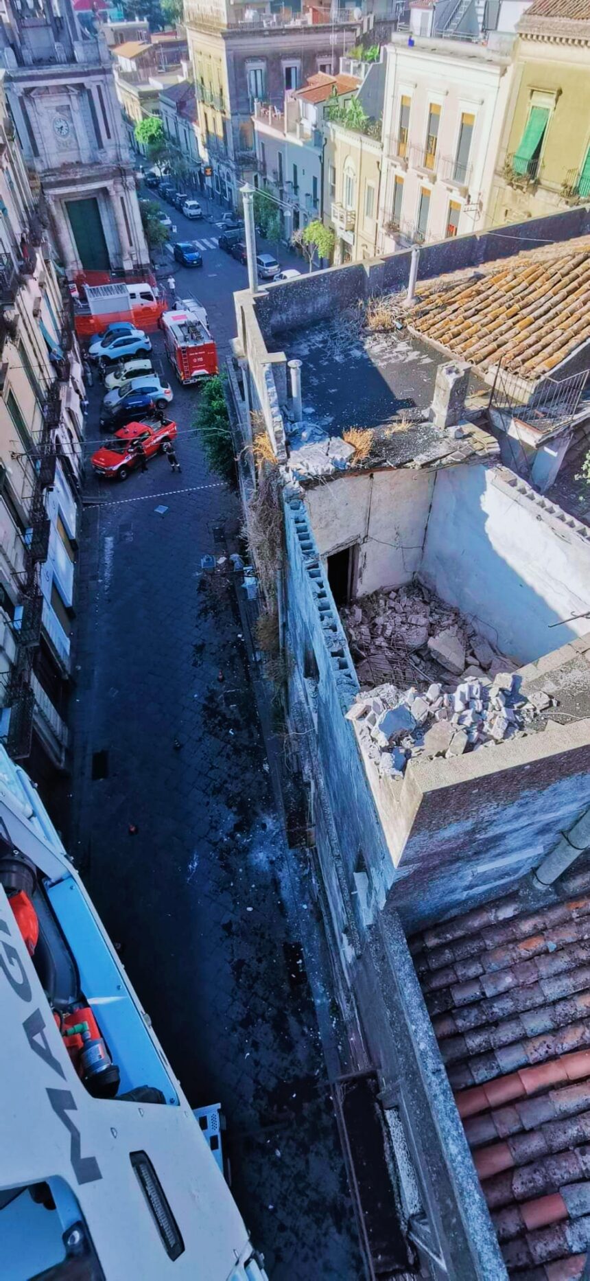 Acireale, Via Galatea: Diffida del Comune ai proprietari dopo la caduta di calcinacci