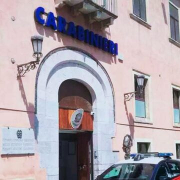 Arrestato 38enne per violenza sessuale su due giovani colleghi a Giardini Naxos