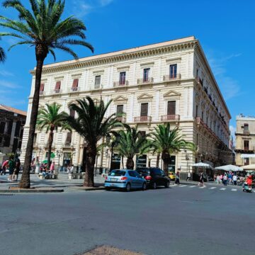 Catania: Caos in città tra posteggi selvaggi e monopattini fuori controllo. Quando si passerà dai proclami ai fatti?