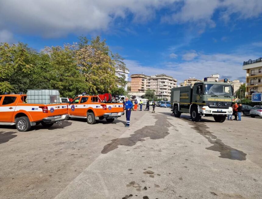 Emergenza Idrica a Caltanissetta ed Enna: Protezione Civile in azione con autobotti per rifornire i comuni colpiti