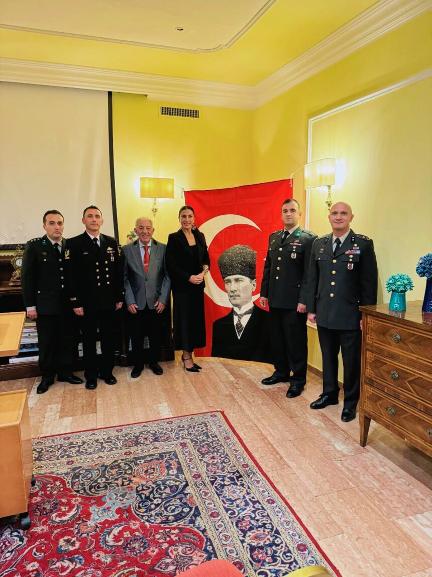 Taormina Celebra il 101° Anniversario della Repubblica di Turchia in Grande Stile