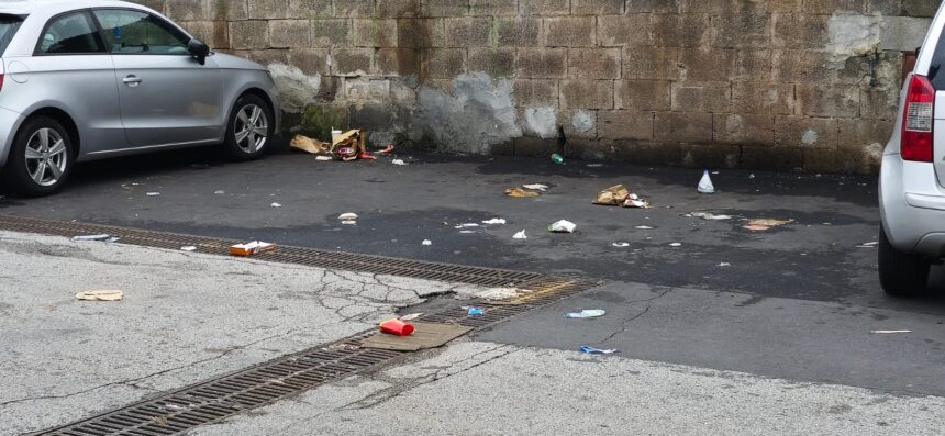 Catania, degrado e rifiuti intorno al McDonald’s della Circonvallazione: appello all’amministrazione e al gestore per interventi immediati