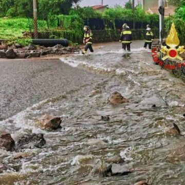 Alluvione nel Catanese: Vigili del Fuoco in prima linea per salvare vite e mettere in sicurezza il territorio