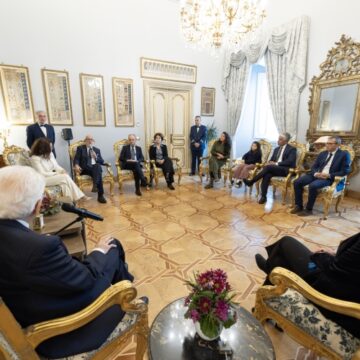 MATTARELLA RICEVE AL QUIRINALE LA DELEGAZIONE DI “CON I BAMBINI”