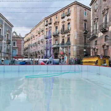 Inaugurazione della Pista di Pattinaggio su Ghiaccio in Piazza Manganelli a Catania