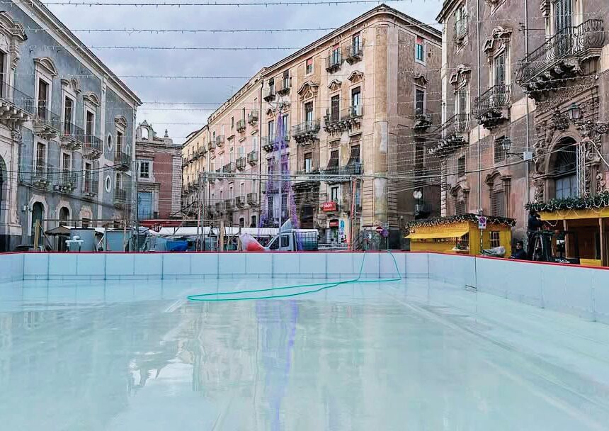 Inaugurazione della Pista di Pattinaggio su Ghiaccio in Piazza Manganelli a Catania