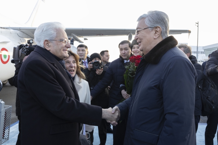 Il Presidente Mattarella Incontra il Presidente del Kazakhstan Tokayev: Un Rafforzamento dei Legami Bilaterali